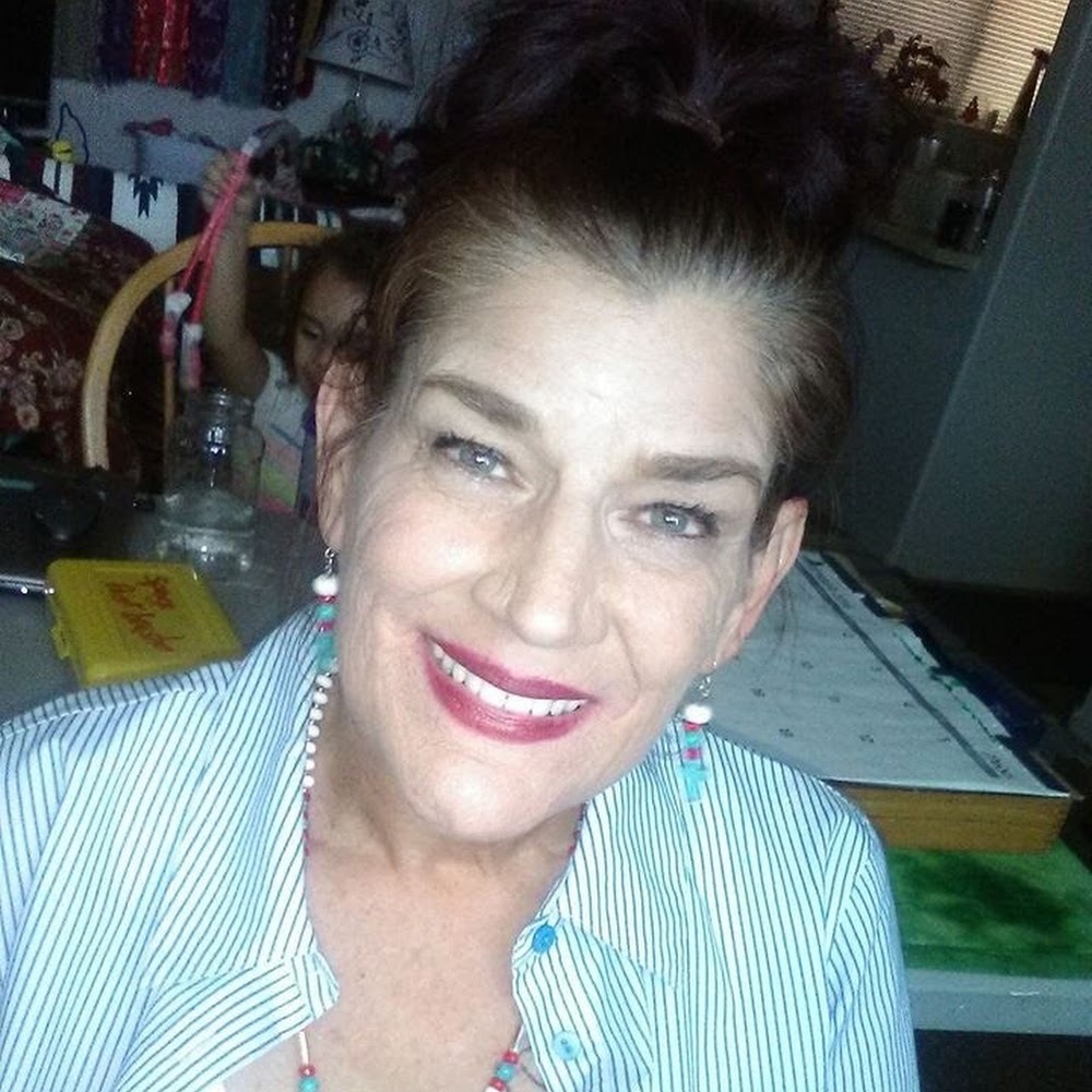 Meet your Posher, Denise